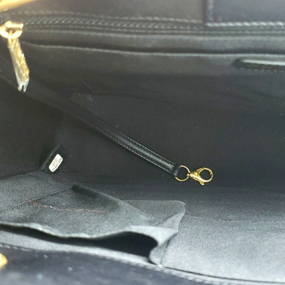 CHANEL BAG SIZE 12X14 COLOR BLACK 100% AUTHENTIC - Picture 6 of 13